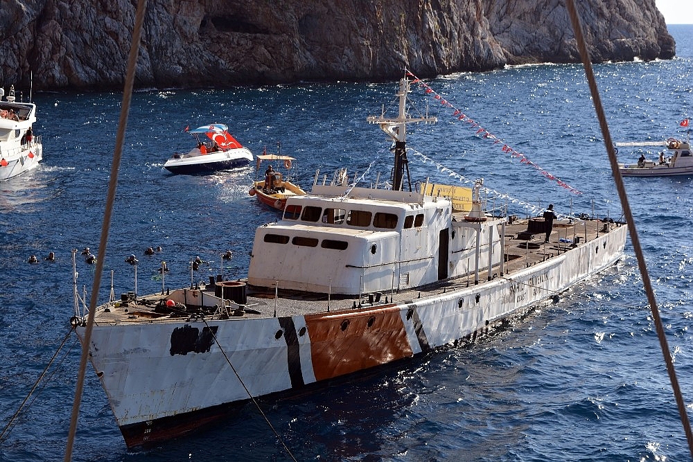 Sahil Güvenlik Gemisi dalış turizmi için batırıldı