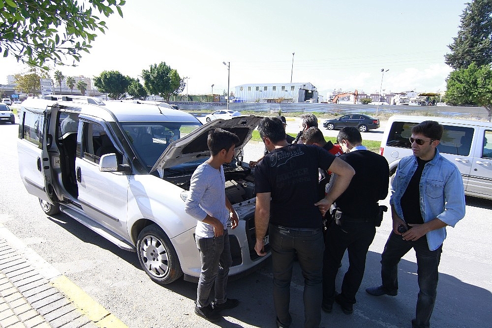 Servisteki polis otosundan GPRS'ten 'trafikte' sinyali alınınca polis alarma geçti