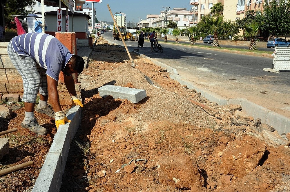 Varsak'a modern bir cadde daha