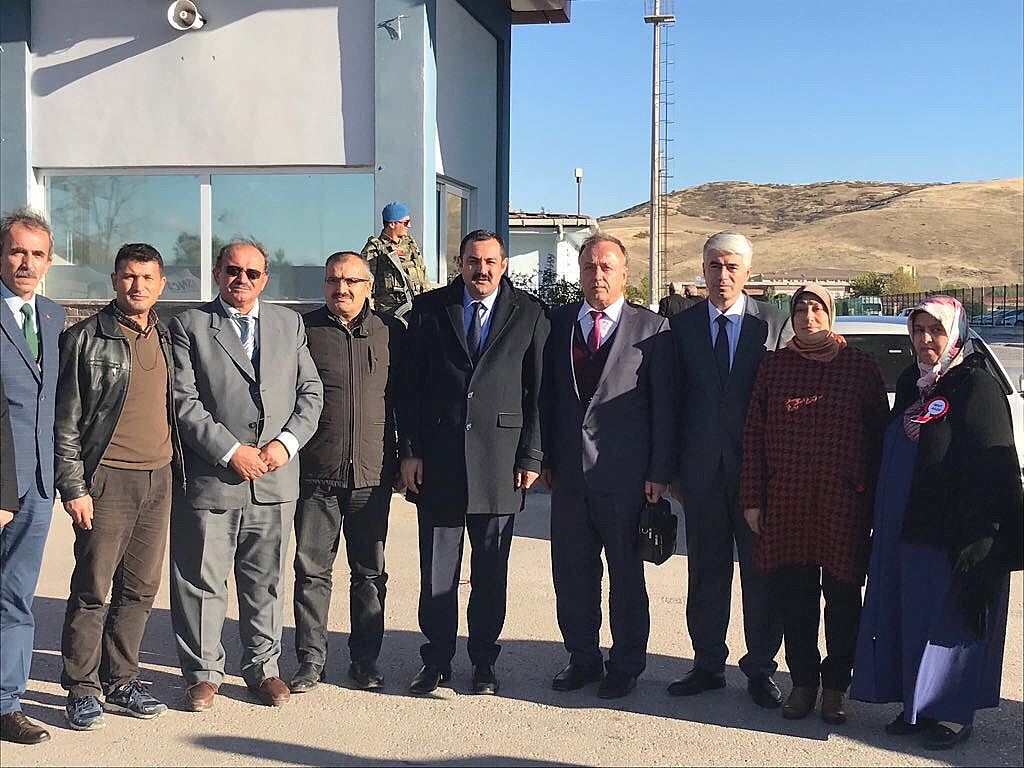 Sümer'den siyasi nezakete davet