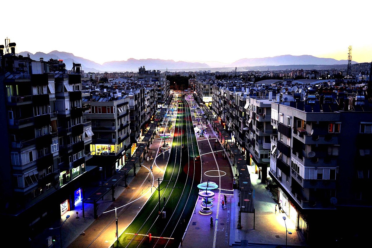 'Efsane Cadde' pırlanta gibi oldu