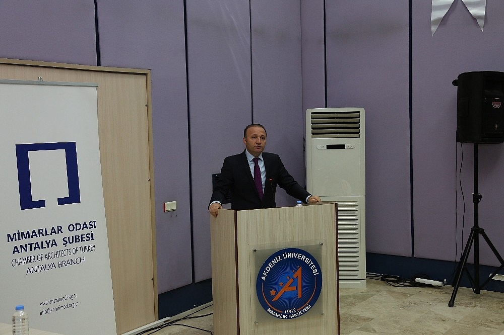 Akdeniz Üniversitesi ev sahipliğinde 'Uluslararası Estetik Sempozyumu' başladı