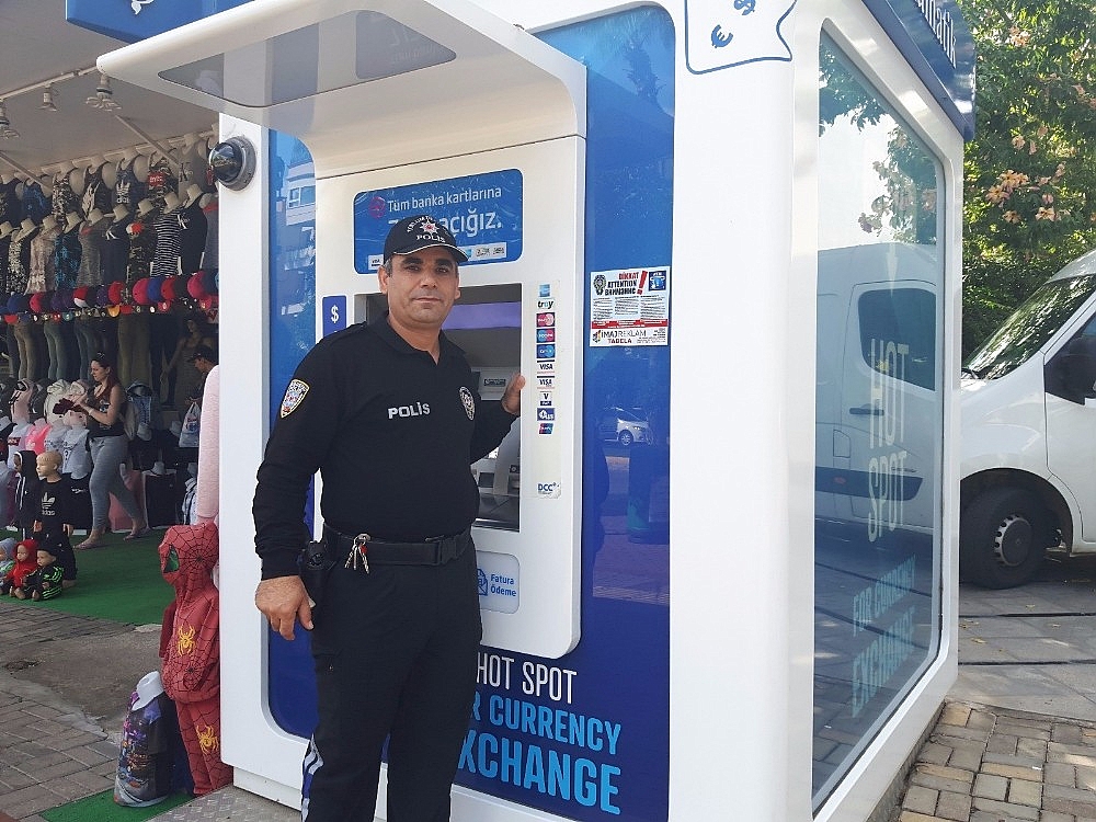 Alanya'da ATM dolandırıcılığına üç ayarı dilde afişli önlem