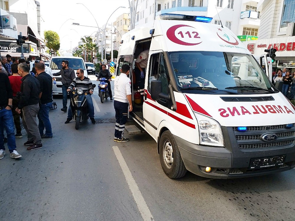 Antalya'da motosiklet kazası: 1 yaralı!