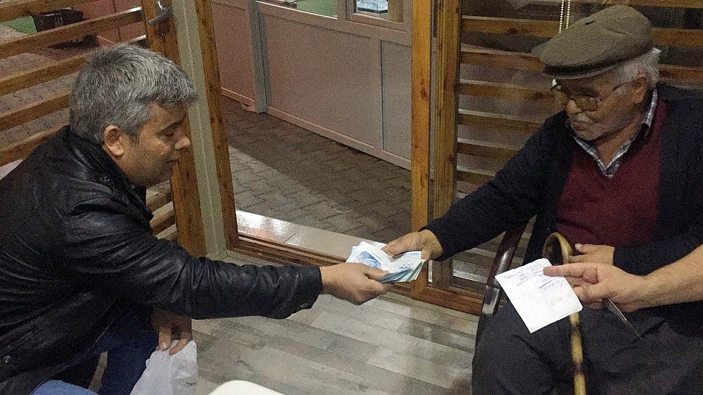 Antalyalı pazarcı 1 haftada 2 kez para buldu