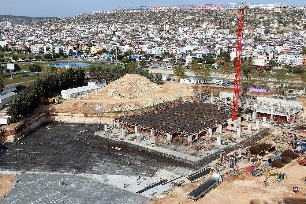 Antalya'nın en büyük camisinde çalışmalar devam ediyor