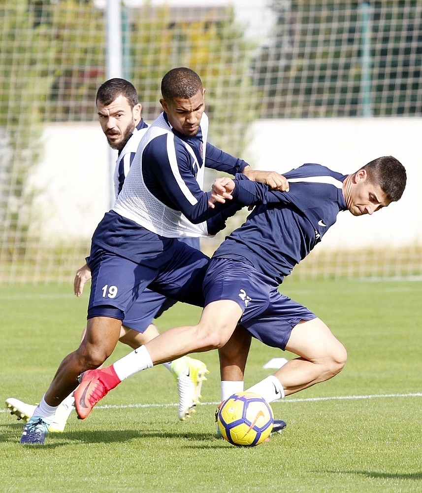Antalyaspor'da neşeli antrenman