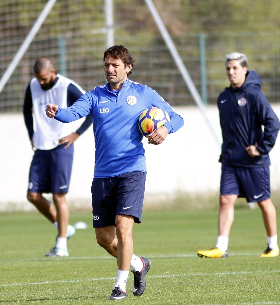 Antalyaspor'da neşeli antrenman