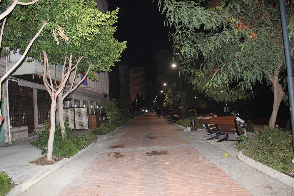 Eşine pompalı tüfekle ateş etti: 1 ölü, 1 yaralı (Videolu)