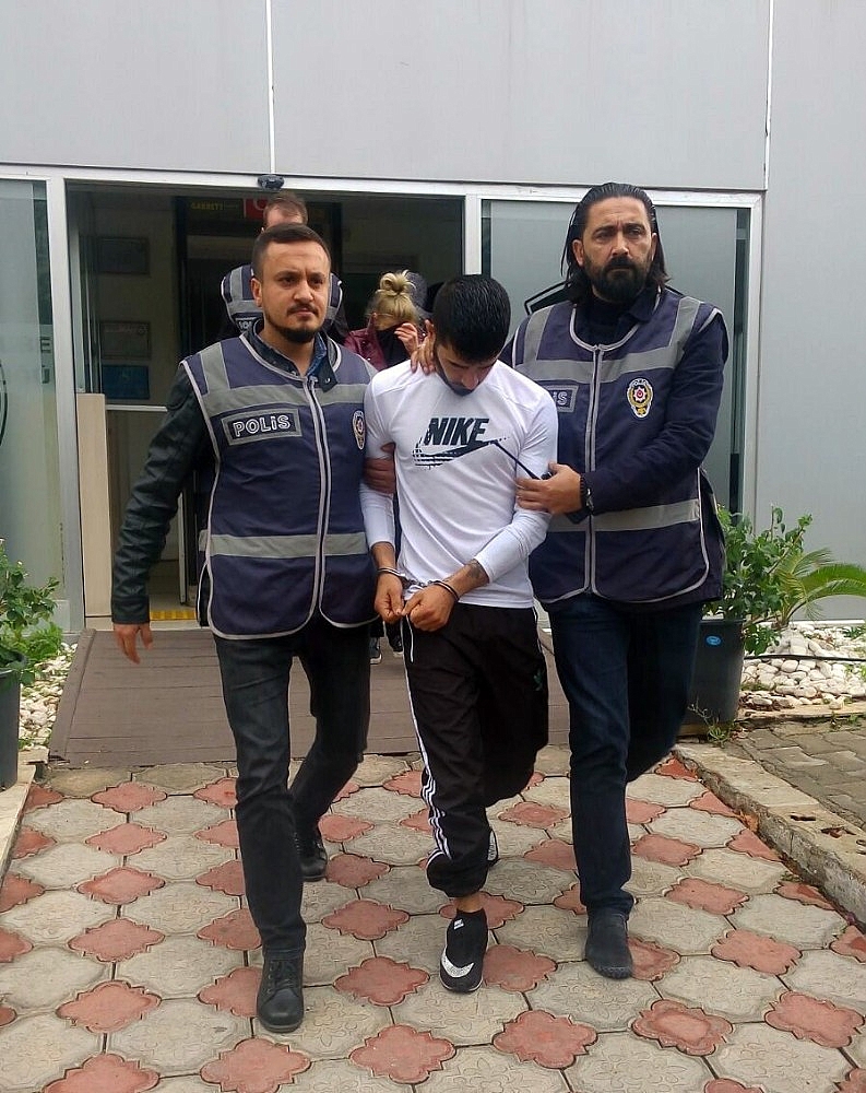 Evlere girip ziynet eşyalarını çalan çete yakalandı!