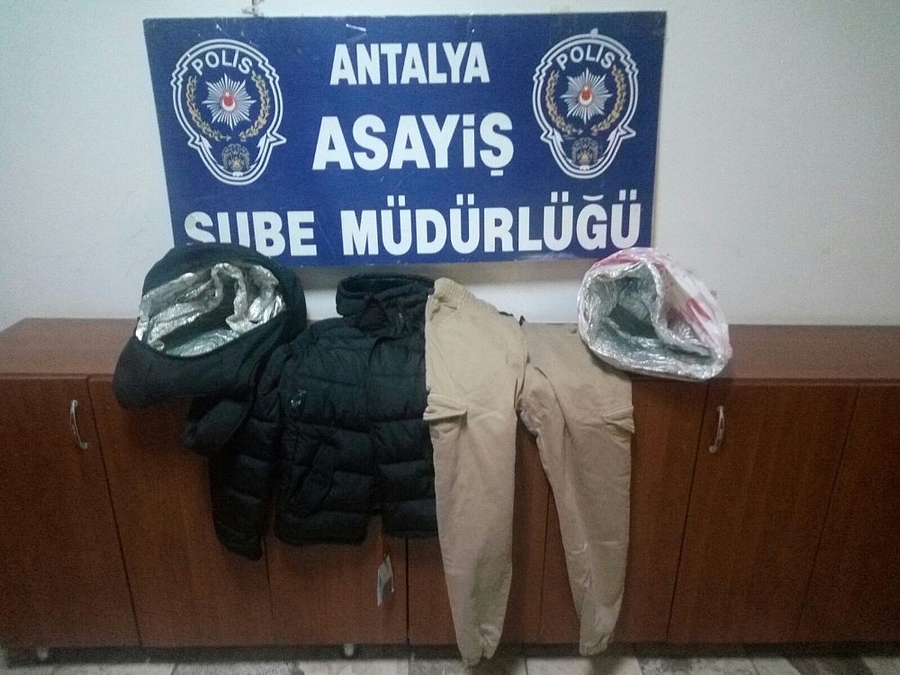 Filistinli hırsız polise takıldı