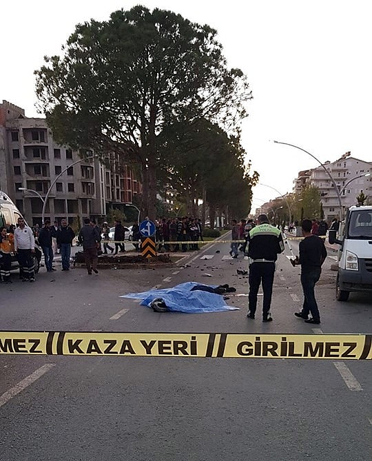 Hız tutkusu ölüm getirdi: 2 ölü!