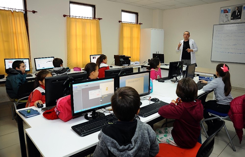Kepez'de 7 bin kursiyer eğitim görüyor
