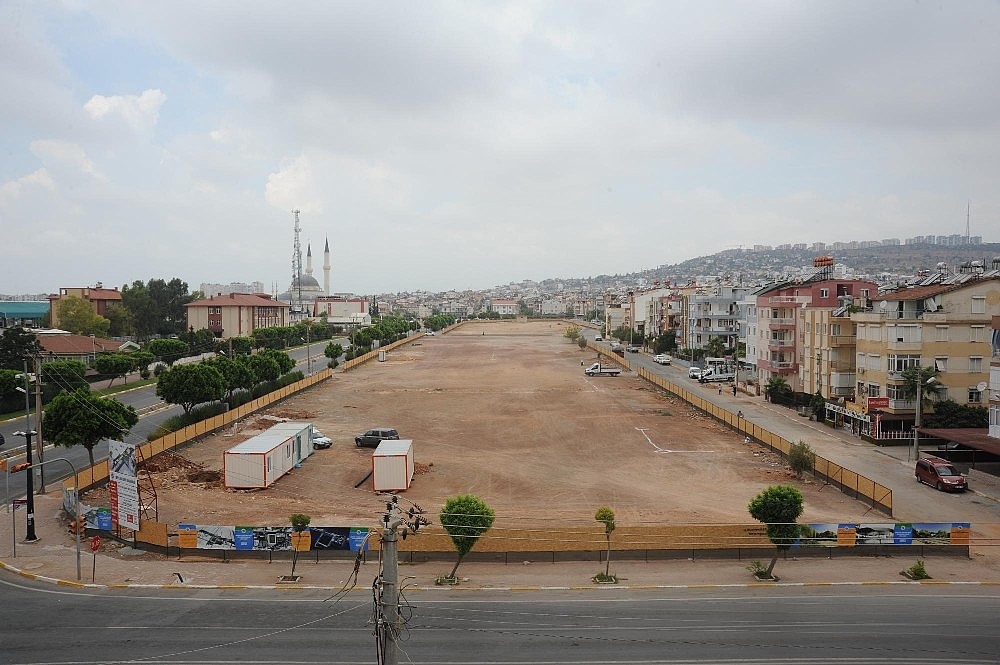 Kepez'e 'Kent Meydanı' temelleri atılıyor