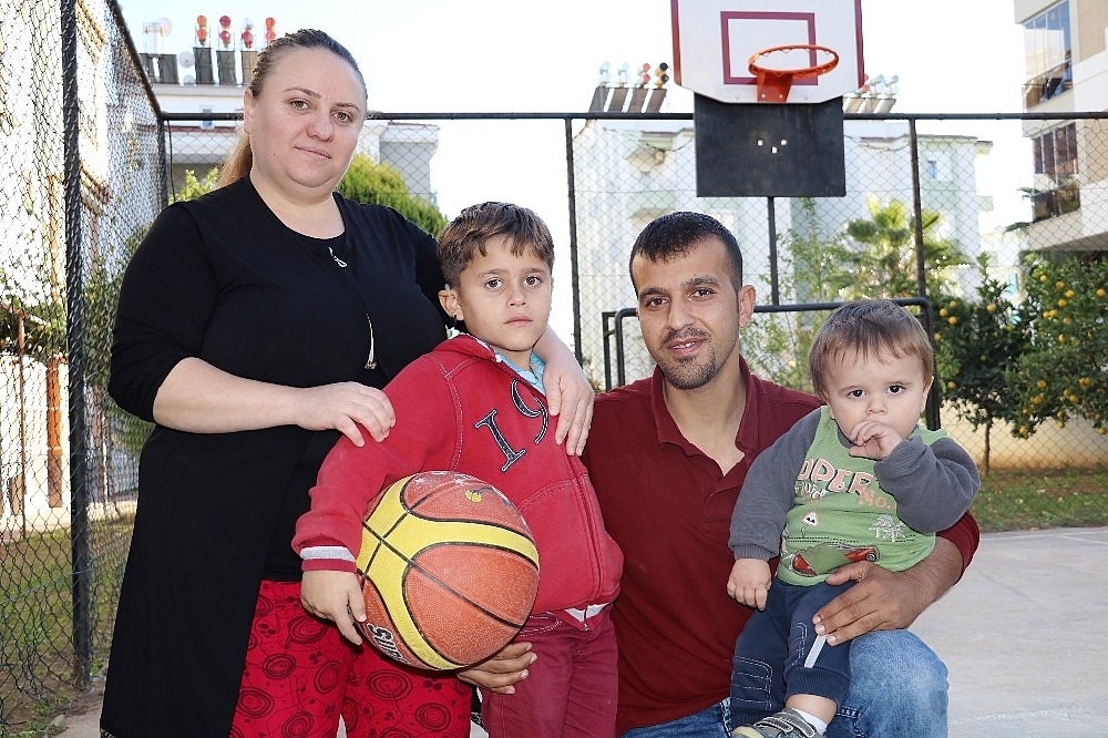 Minik Efe, ilk defa 2 kulağıyla duymaya başladı