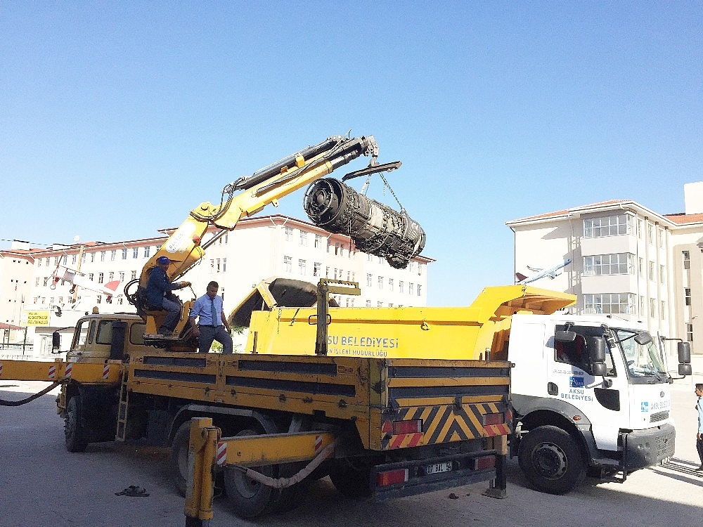 THK Aksu'ya F-4 motoru hediye etti