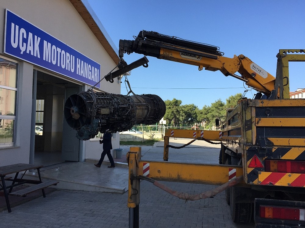 THK Aksu'ya F-4 motoru hediye etti