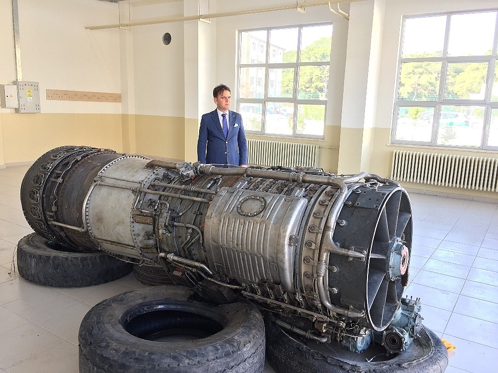 THK Aksu'ya F-4 motoru hediye etti