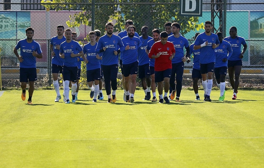 Trabzonspor 11 eksikle Antalya'da hazırlıklara başladı