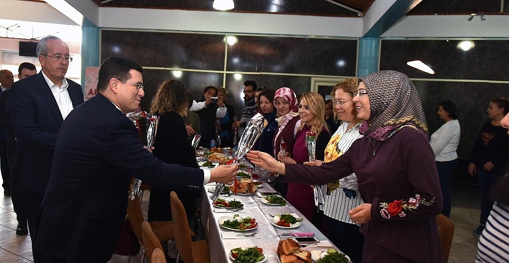 Tütüncü, öğretmenlerle buluştu