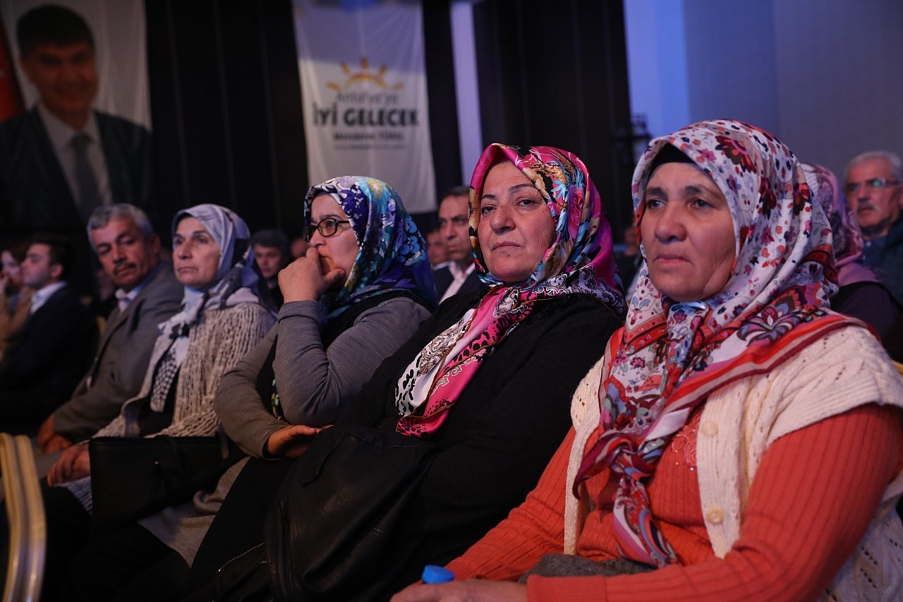 Başkan Türel, "Çalışma hastalığına yakalandık"