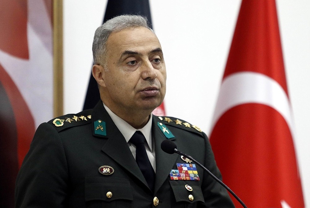 75 Afgan kadın subay Antalya'da eğitimlerini tamamladı