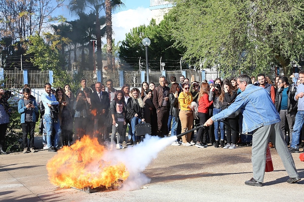Akdeniz Üniversitesi'nde yangın tatbikatı