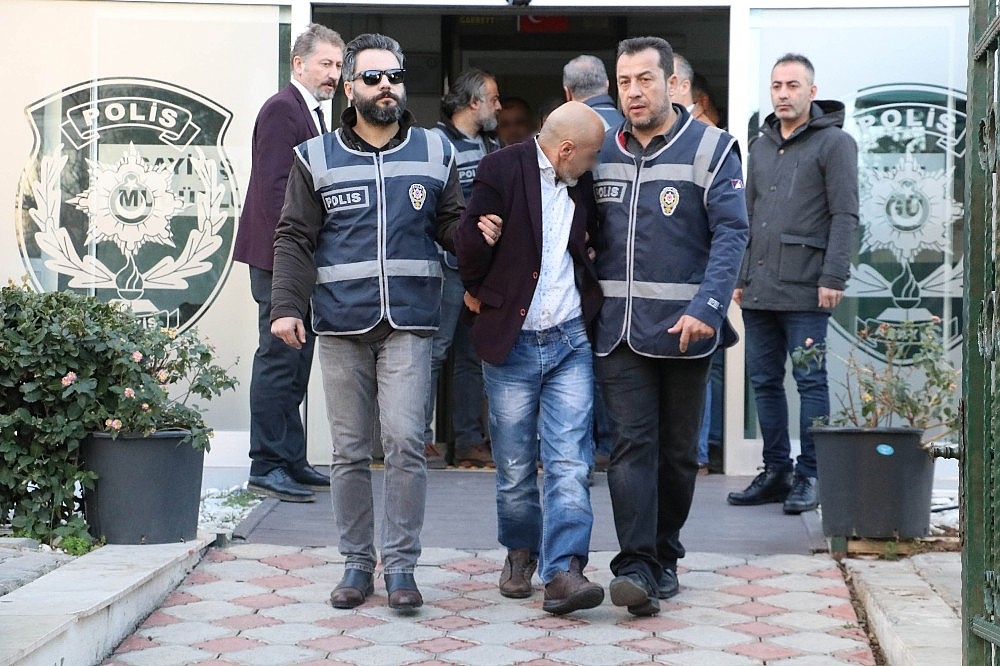Antalya merkezli 4 ilde otomobil dolandırıcılığı: 7 gözaltı (videolu)