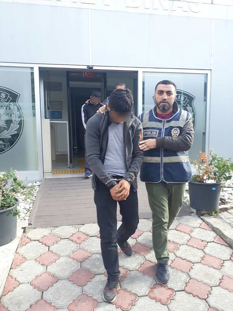 Antalya'da hırsızlık şebekesi çökertildi!