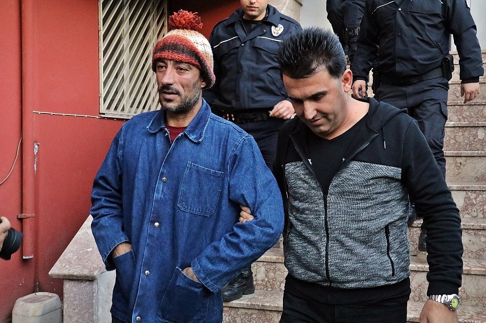 Antalya'da Suriyeli dilencilere şafak operasyonu!