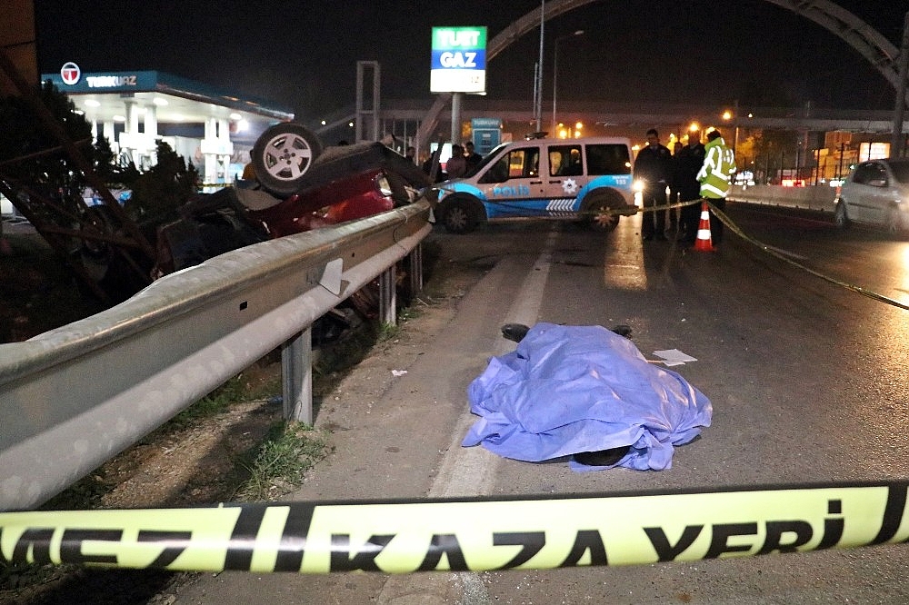Antalya'da trafik kazası: 1 ölü, 3 yaralı!