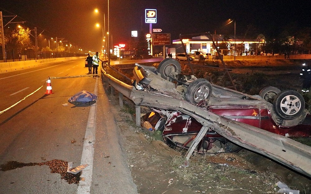 Antalya'da trafik kazası: 1 ölü, 3 yaralı!