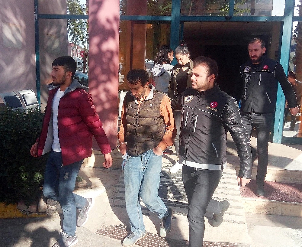 Antalya'da uyuşturucu operasyonu: 3 gözaltı! (Videolu)