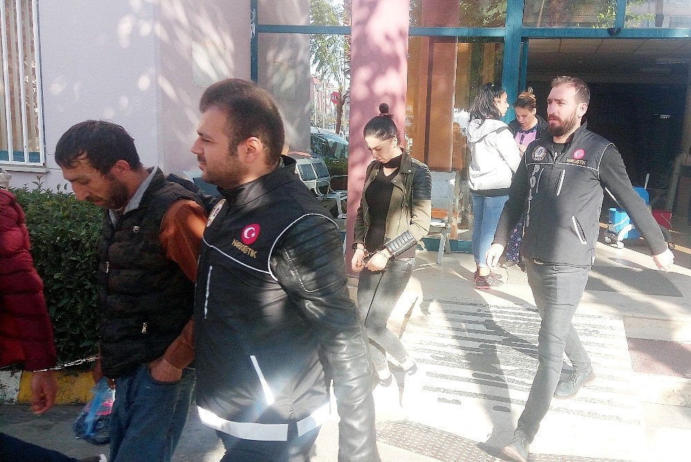 Antalya'da uyuşturucu operasyonu: 3 gözaltı! (Videolu)