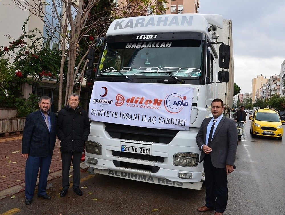 Antalya'dan Suriye'ye 1 TIR dolusu ilaç yardımı