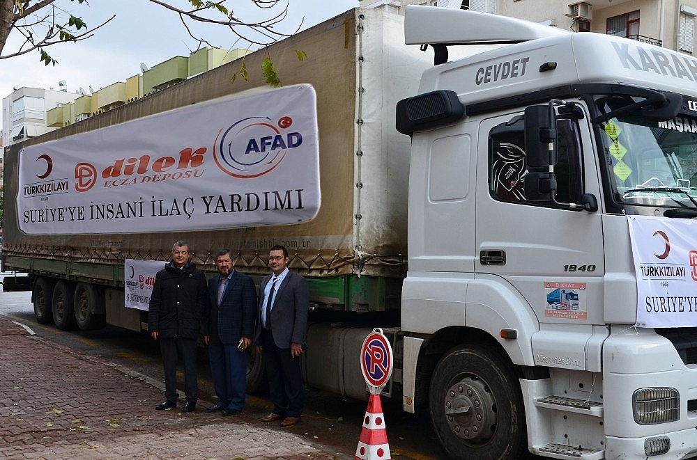 Antalya'dan Suriye'ye 1 TIR dolusu ilaç yardımı