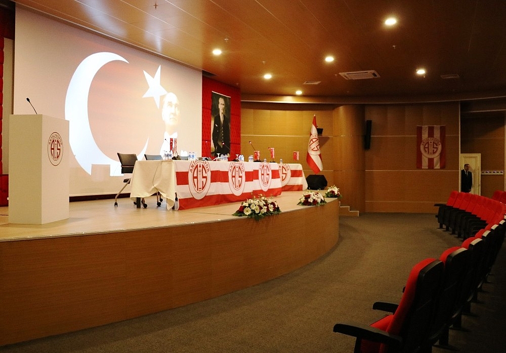 Antalyaspor Olağanüstü Genel Kurulu'nda flaş gelişme