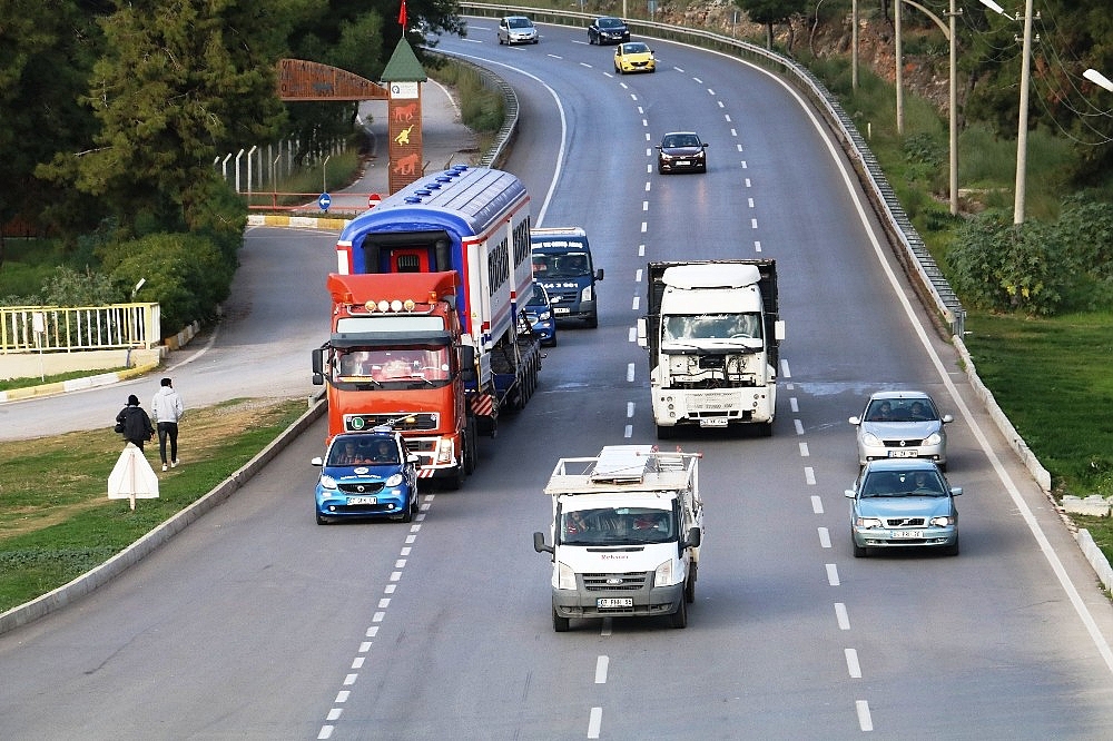 Antalya'ya raydan önce tren geldi