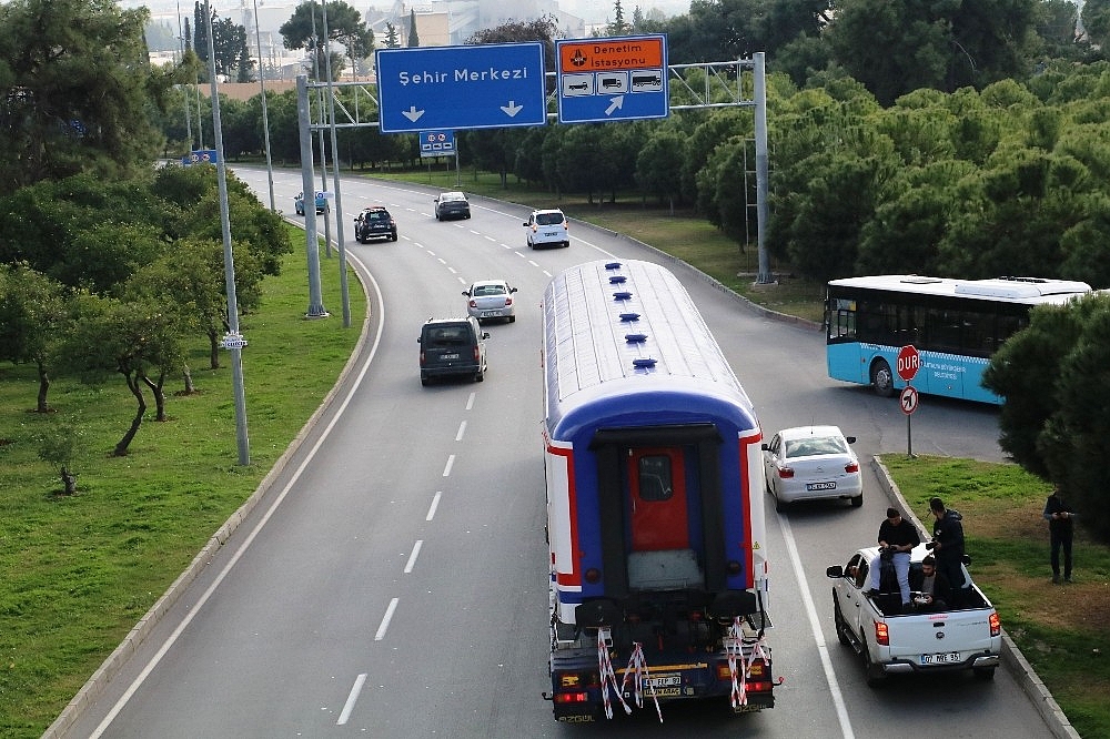 Antalya'ya raydan önce tren geldi