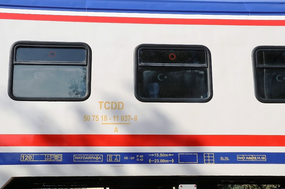 Antalya'ya raydan önce tren geldi
