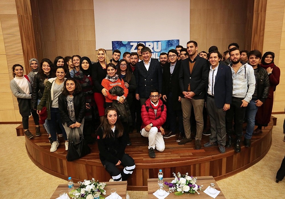Başkan Türel, üniversite öğrencileriyle buluştu