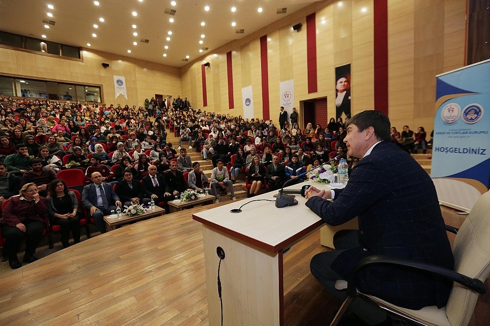 Başkan Türel, üniversite öğrencileriyle buluştu