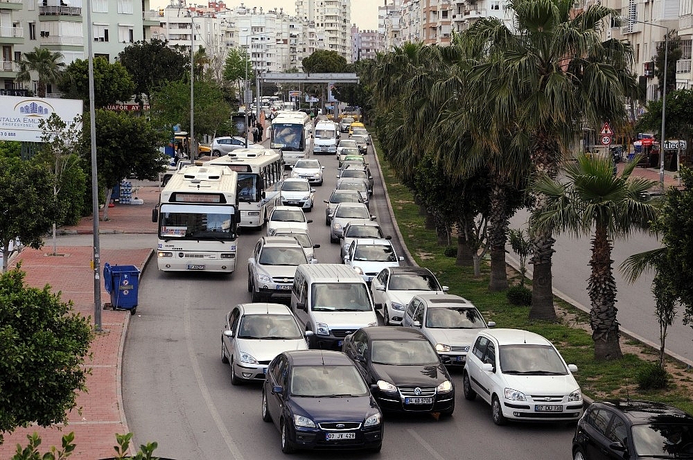 Beş büyük şehirde trafiği en rahat il Antalya oldu