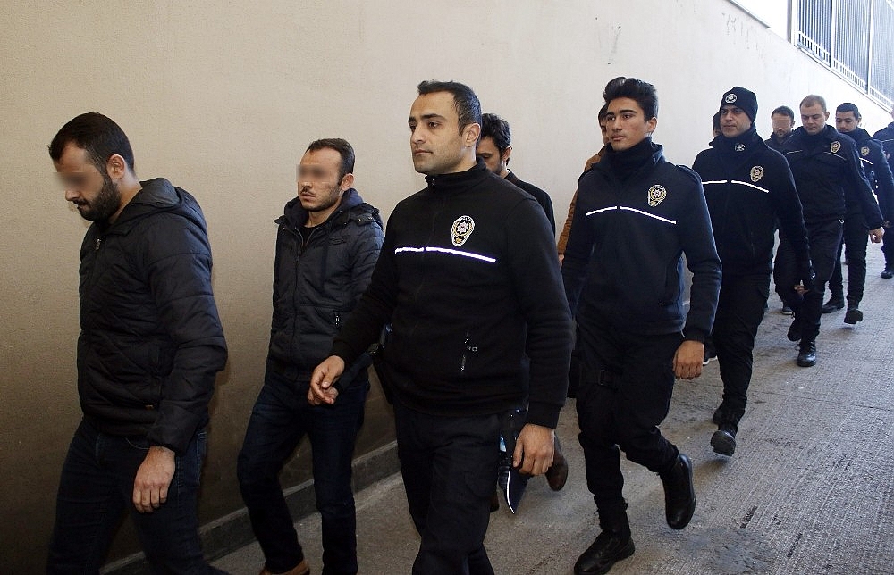 FETÖ'nün askeri mahrem yapılanmasına 42 tutuklama! (Videolu)