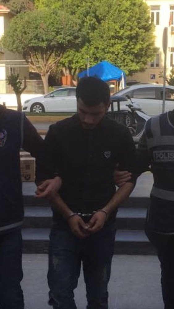Kafe hırsızları yakalandı!