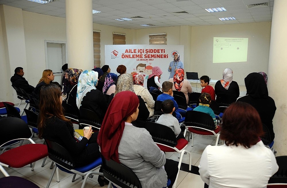 Kepez'de aile içi şiddet anlatıldı
