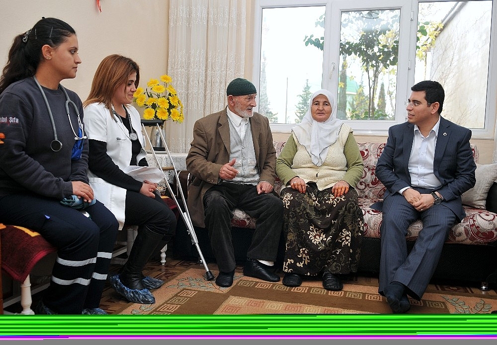 Kepez'de evde sağlık hizmetleri devam ediyor