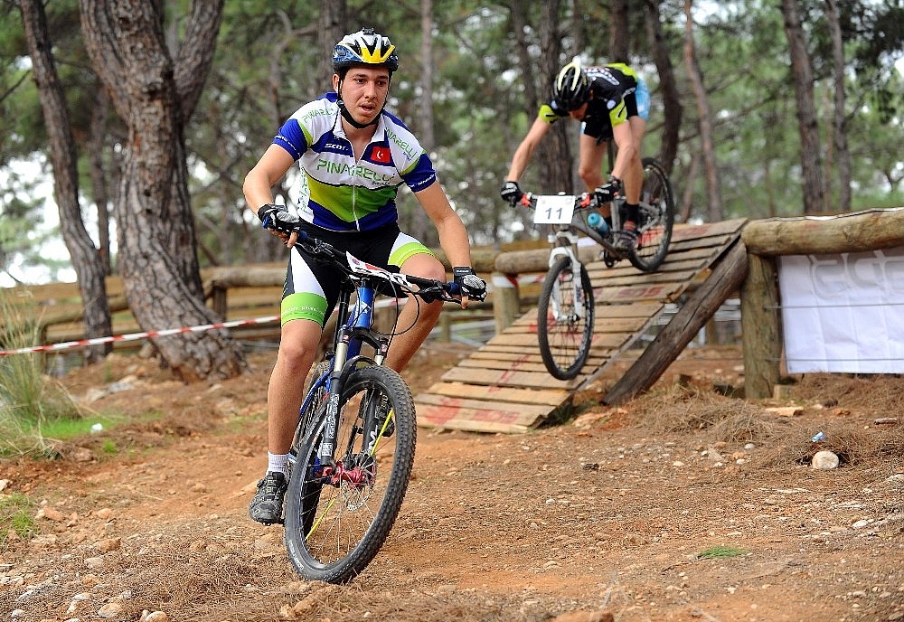 Kepez'de pedallar yarıştı