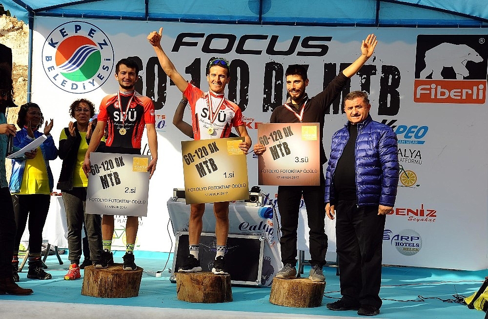 Kepez'de pedallar yarıştı