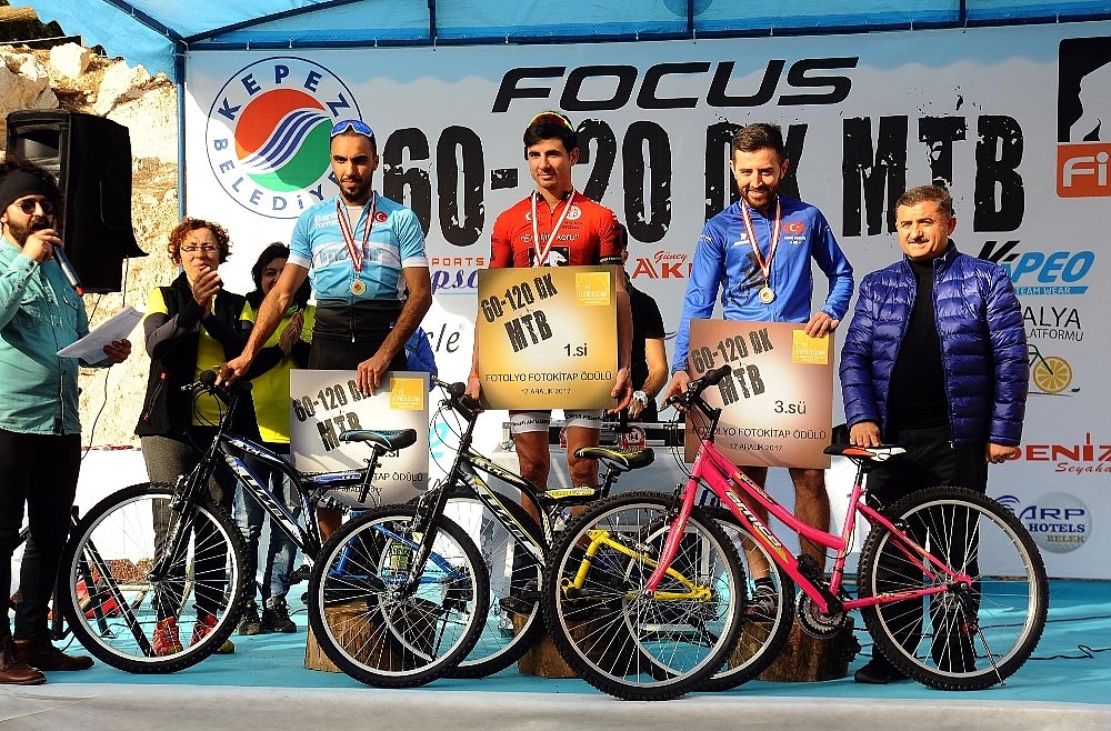 Kepez'de pedallar yarıştı